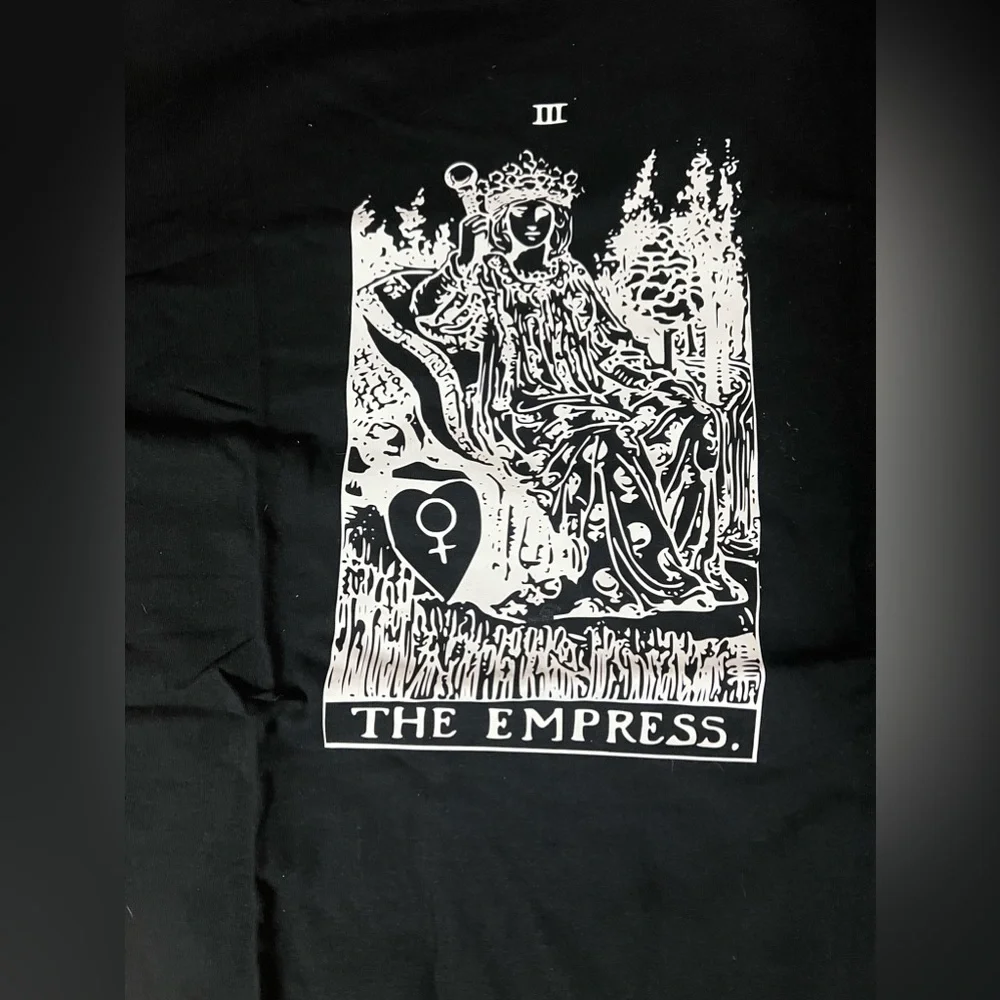 Handmade Tarot Empress graphic tee - Picture 2 of 5